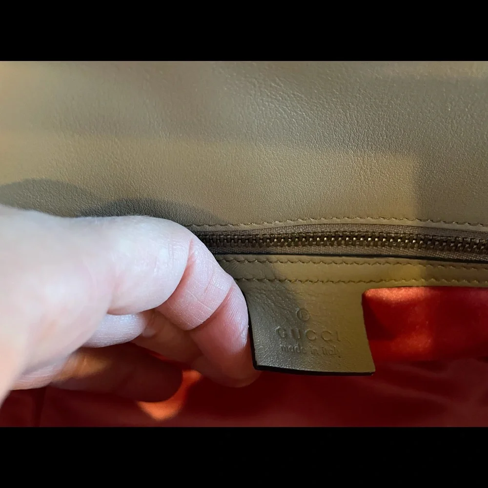Gucci marmont small Gg matelasse shoulder bag. - Picture 10 of 15